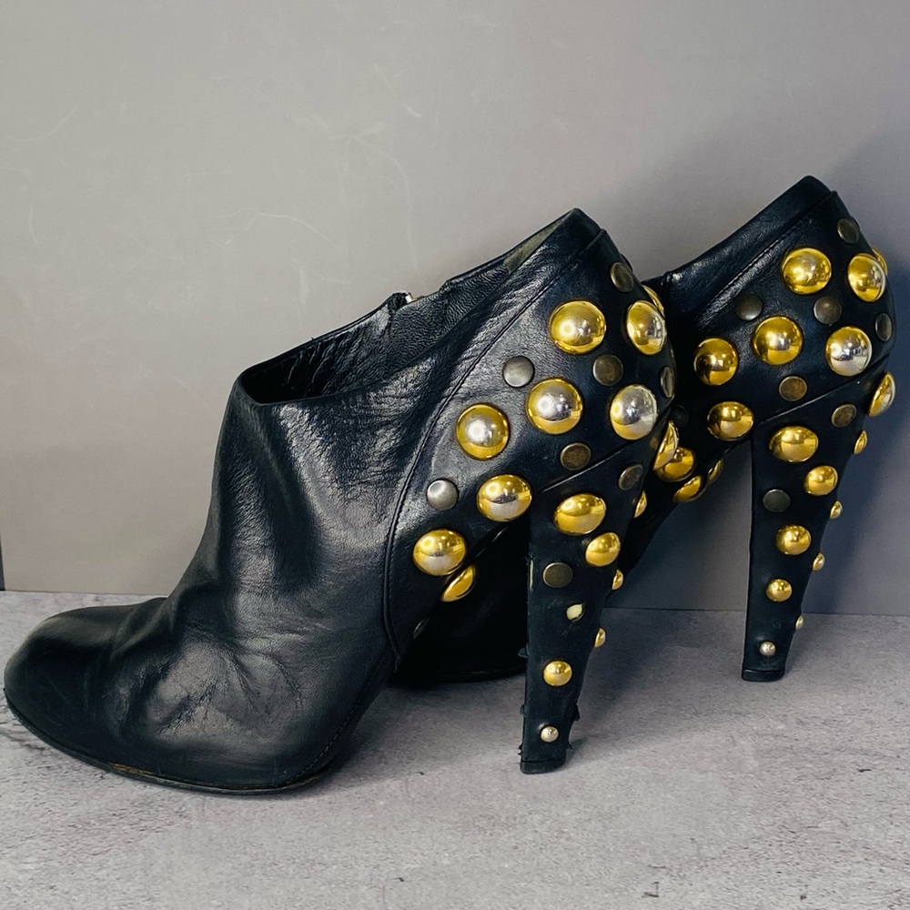 Gucci Babouska Studded Ankle Boots (Size 39)   Black leather with Gold Studs - Picture 3 of 15